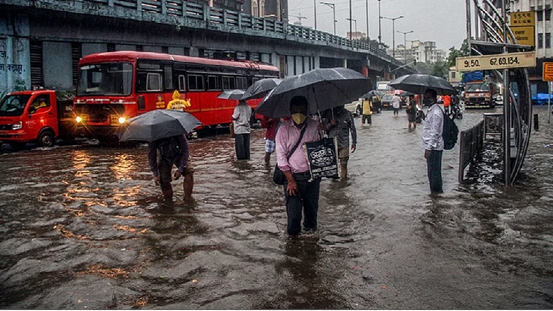 Mumbai Rain Updates: मुंबईसह उपनगरात रेड अलर्ट जारी, पालघरमध्ये NDRFची टीम तैनात
