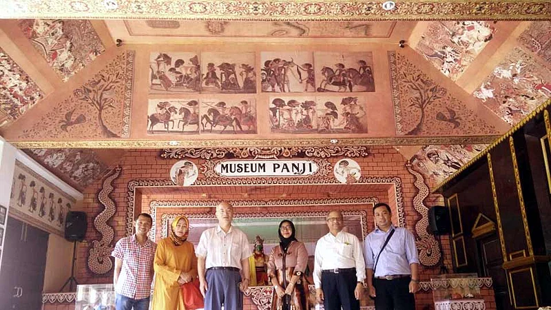 Pailteer Marathi community in Australia Milind Sathye writes about Indonesia