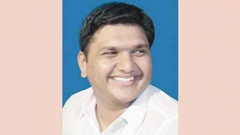 Minister Prajakt Tanpure bought in the market of Kelly Rahuri
