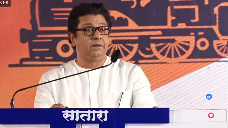 Loksabha 2019 : जाहिरातबाजीसाठी मोदींकडून साडेचार हजार कोटींचा खर्च : राज ठाकरे