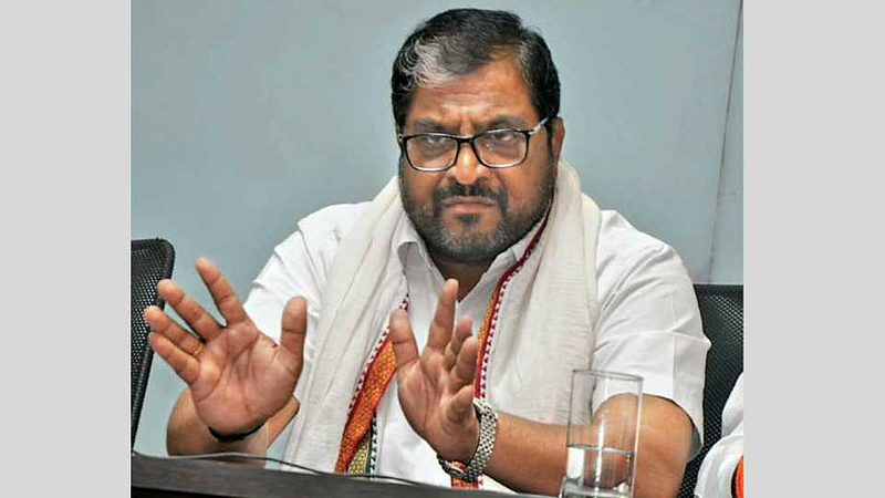 Raju Shetti criticized Maharashtra government over APMC decesion