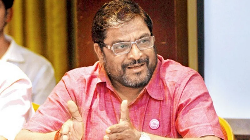 Swabhimani Shetkari Sanghatana will decide whether Raju Shetty will accept the MLA post or not