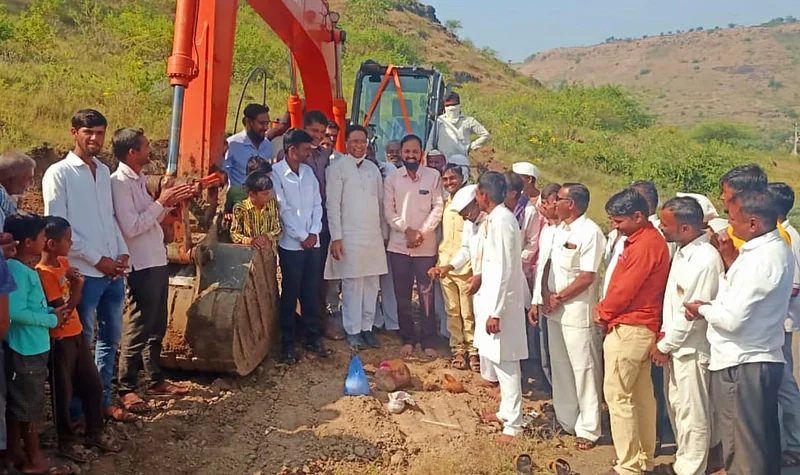 Commencement of road work in Deswade in Parner taluka