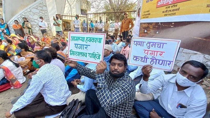 Announce grants to high schools government warning school marathi news