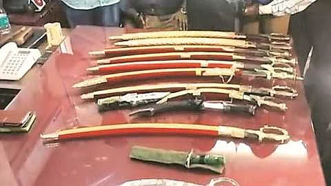 Akola News: Arms factory, home-made sharp swords, Rampuri knife and police raid