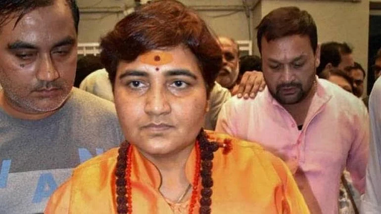 पुणे : साध्वी प्रज्ञासिंह यांना संशयास्पद पत्र; पंतप्रधान मोदी, योगी आदित्यनाथ यांच्या फोटोंवर फुली