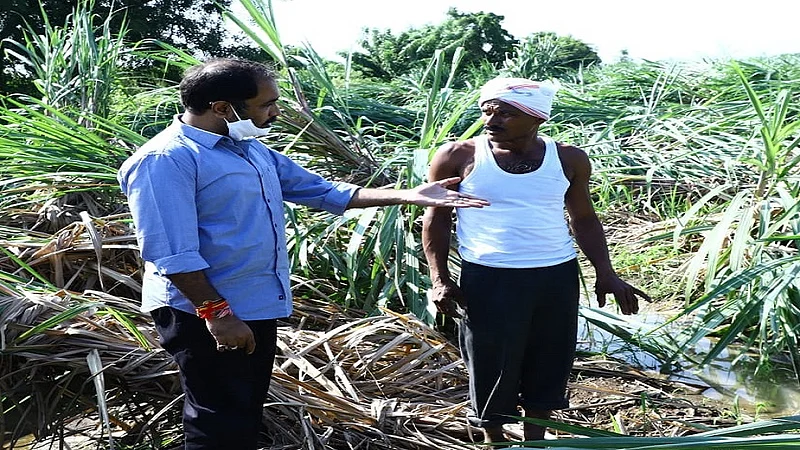 Sambhaji Nilangekar Visit Damaged Farm