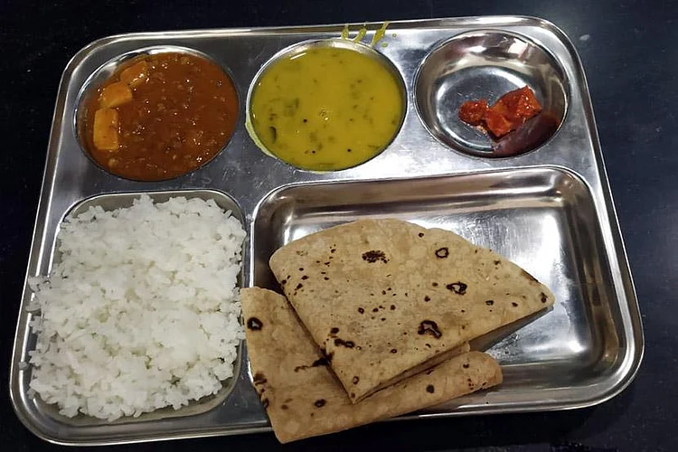 अन्नपूर्णा योजनेतून अडीच लाखांवर गरजवंतांना भोजन