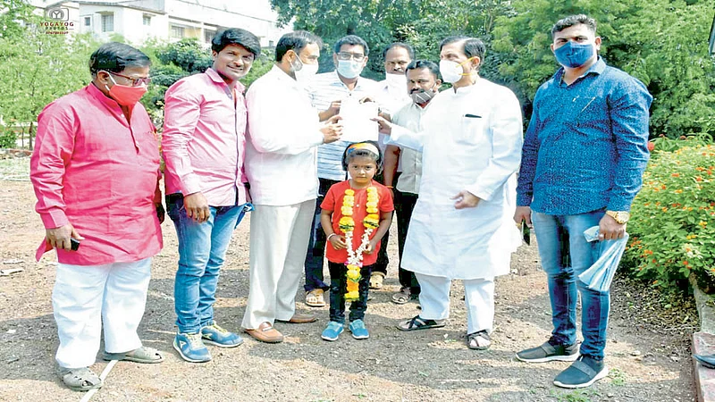 लई भारी! गोखळीतील सहा वर्षीय 'स्वरा'चे बारा तासांत 143 किलोमीटर सायकलिंग