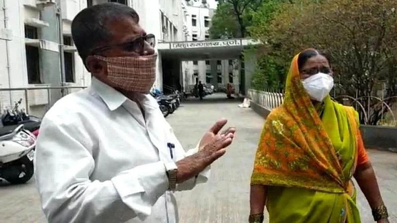The dead body of one corona patient handed over to another relative in Aundh Government Hospital