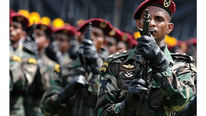 Thisara Perera Joins Sri Lanka Army In Gajaba Regiment
