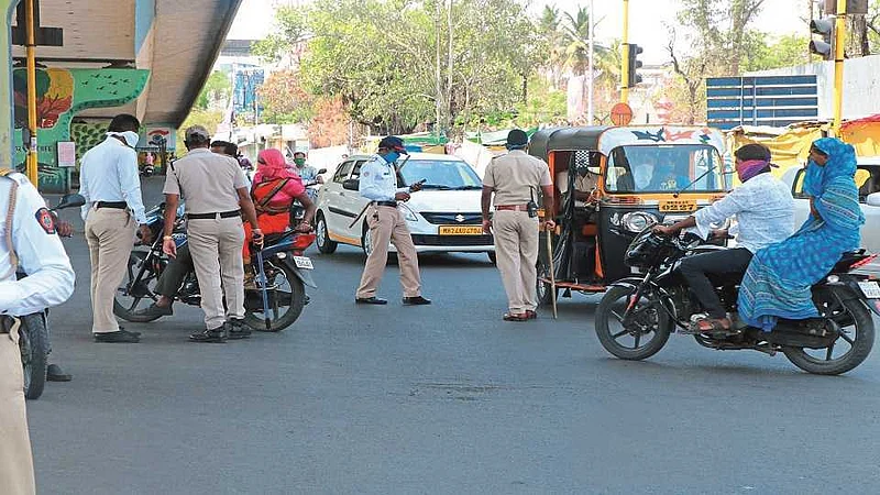 कोरोनाच्या काळात दंडात्मक कारवाईने बारामतीकर नाराज