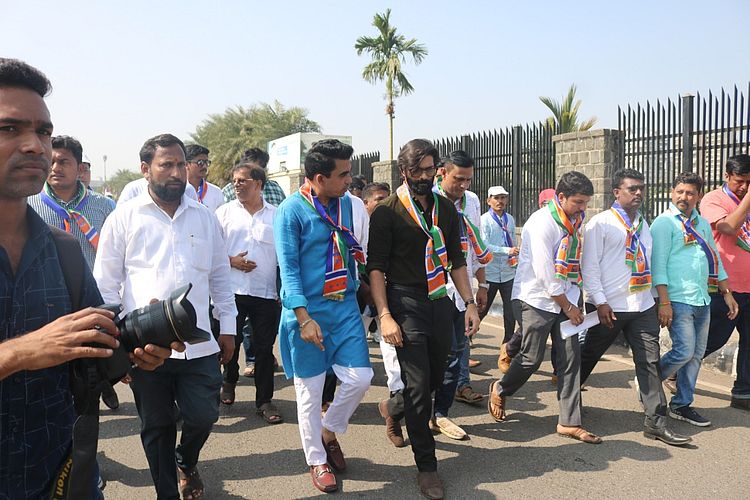 अमित ठाकरे म्हणतात उद्धव ठाकरेंच्या शपथविधीला जायला आवडेल!