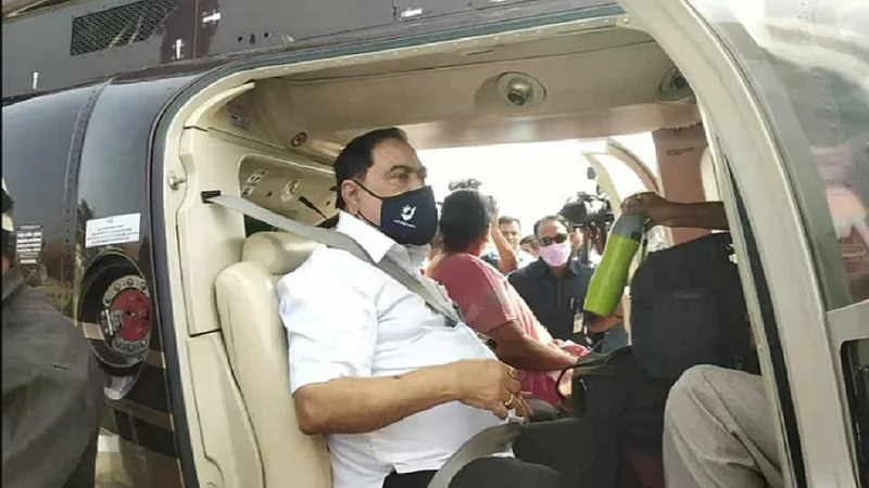 हेलिकॉप्टरने खडसेंची मुंबईत एंट्री ! शरद पवारांच्या उपस्थितीत उद्या होणार NCP प्रवेश