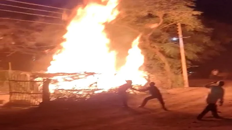 Fire in herd of pet animals in amravati district