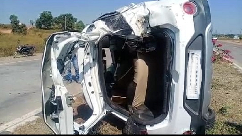 2 men are no more in car accident in Yavatmal