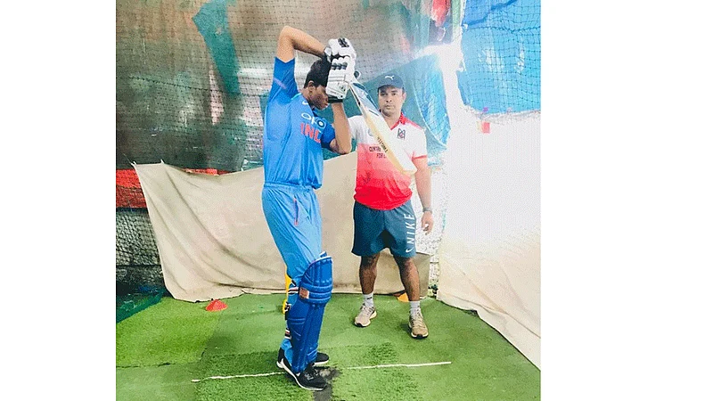 Cricketer Yashasvi jaiswal success story in marathi