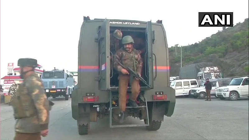 3 terrorist killed by J&K police in Shrinagar highway.jpg