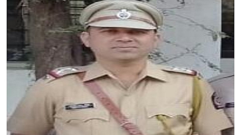 उपनिरीक्षक अजहर शेख.jpg