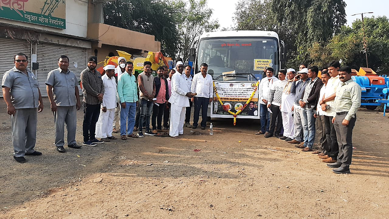 Karjat-Jamkhed farmers on a study tour of Nagpur