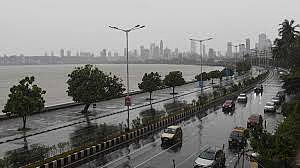 मान्सूनच्या आगमनाने मुंबईकर सुखावले! शहरात जोरदार वाऱ्यासह पावसाची एन्ट्री