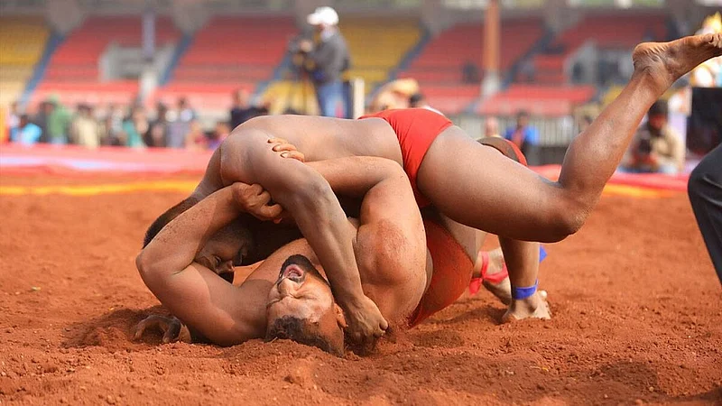 कोरोना वाढतोय...कुस्तीपटूंनो जरा धीर धरा