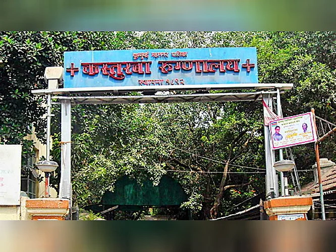 धक्कादायक! रक्षकच बनताय कोरोनाचे भक्षक