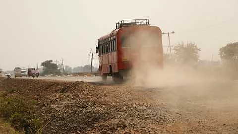 Akola Marathi News Strict action of the administration for not starting work on Akola-Akot road