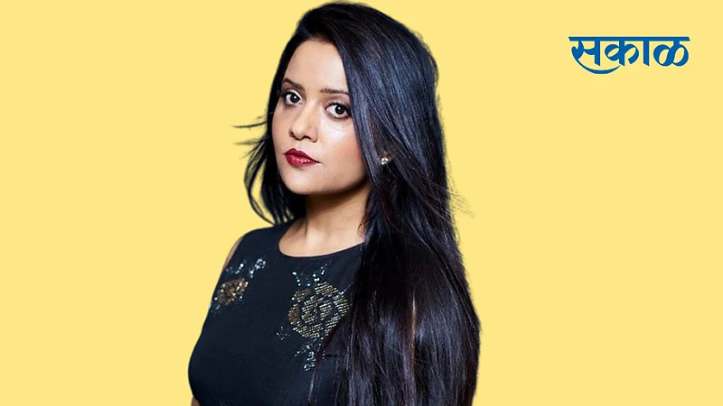 amruta fadnavis angry on user on axis bank issue