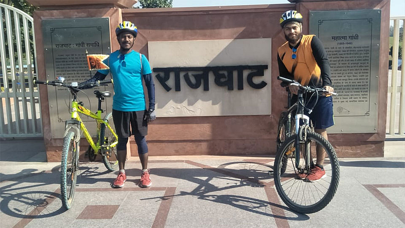 Aniket And Aakash Bicycle Activities Republic Day In Delhi Kolhapur Marathi News
