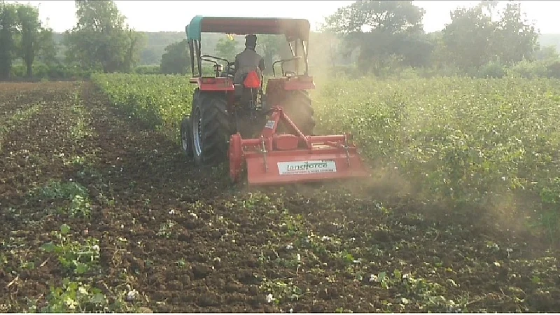 farmer turned tractor over cotton crop in five acre in gadchandur of chandrapur