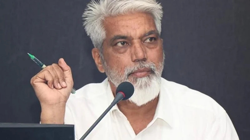 akola string operation of the agriculture minister is a confession-deprived Bahujan front that lacks control over the account