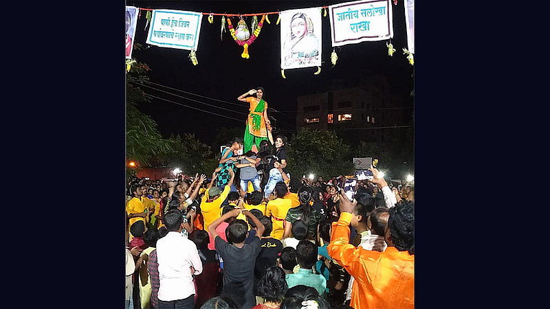 dahihandi.jpg