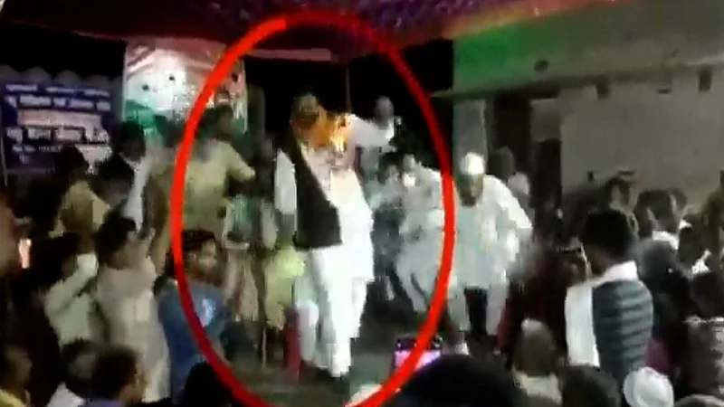 darbhanga stage incident