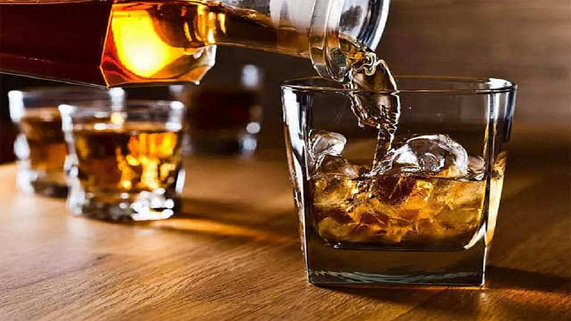 दारूची होम डिलेव्हरी सुरु तर झाली, पण 'या' कारणामुळे तळिरामांचा होतोय भ्रमनिरास...