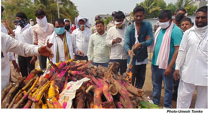 Funeral of martyr Dhananjay Honmane in Puluj