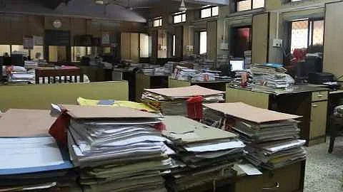 Akola News: Government employees are up to date every day, work is stalled