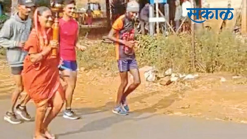 The 75-Year-Old Grandmother Ran With Shivajyoth Kolhapur Marathi News}