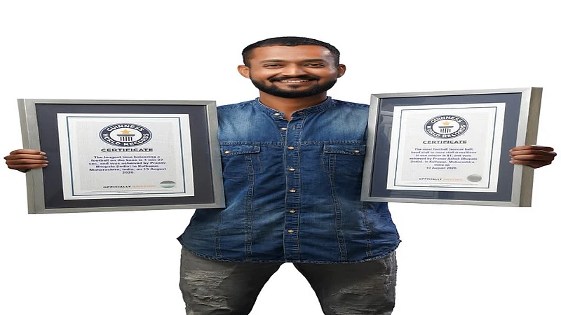 World record for weighing football on the nose by pranav bhopale kolhapur