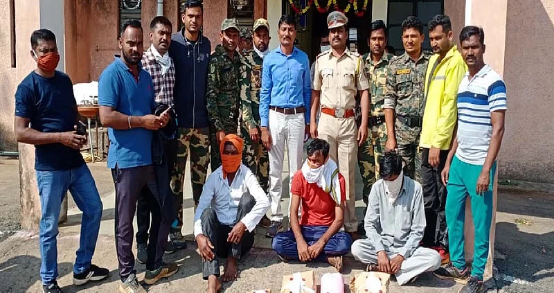 gondia police arrested three people who selling leopard body parts