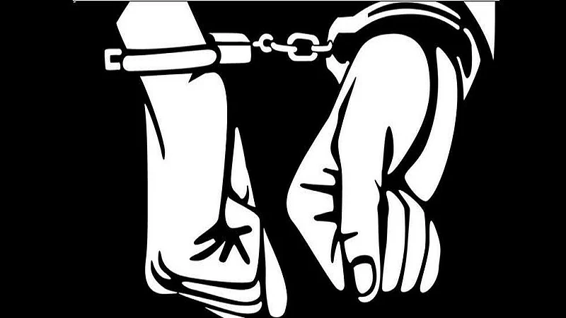 घृणास्पद ! कामाच्या दुसऱ्याच दिवशी 34 वर्षीय डॉक्टरकडून 45 वर्षीय कोरोनाग्रस्त रुग्णासोबत...