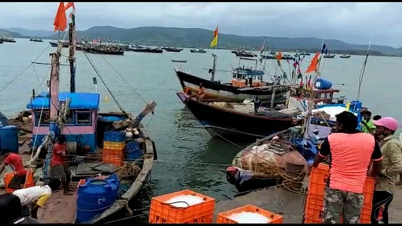 On boats other than boats for fishing Action Orders issued by the Fisheries Commissioner to the Assistant Fisheries Department