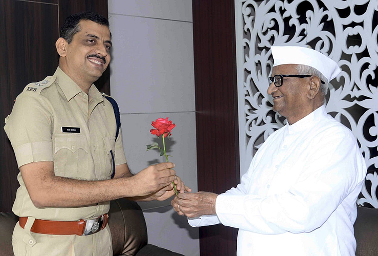 golden gangs of politics will be dangerous for country, says Anna Hazare
