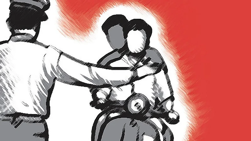 Akola News: fast driving escaped unharmed, police force on duty outside the city
