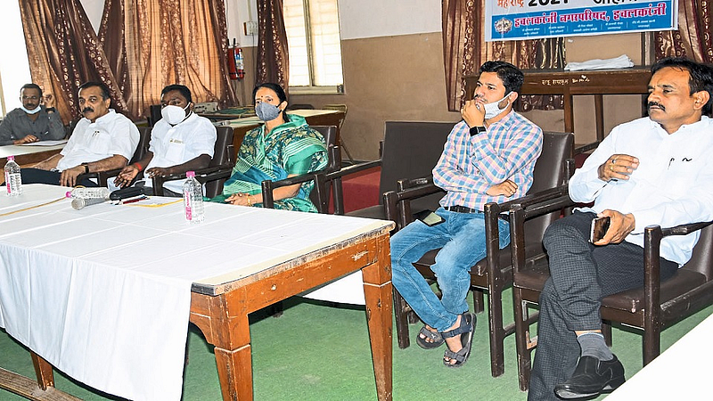 Ichalkaranji Municipality Will Take Action Against The Owners Of Animals Kolhapur Marathi News