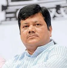 pravin darekar