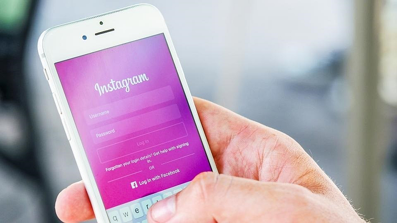 the users of social media the new feature of chatting clear recent from list