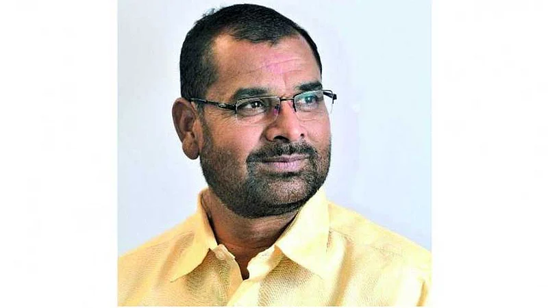 दुधातले काळे बोके शोधणार - सदाभाऊ खोत