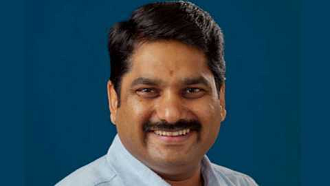 kolhapur guardian minister conference call with ganesha mandal