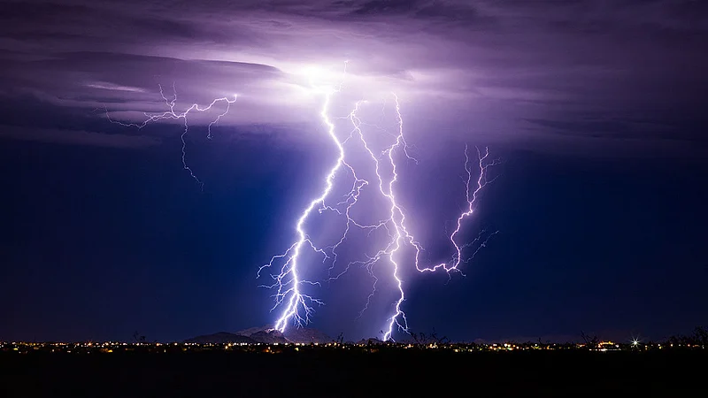lightning_.jpg
